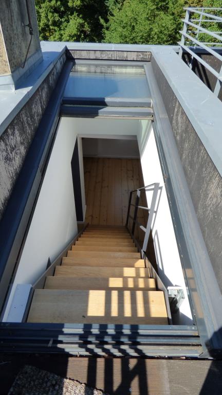 Ausgang auf die Dachterrasse