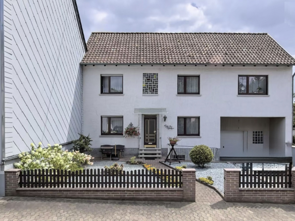 Straßenansicht