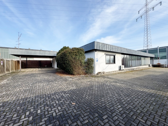 Strassenansicht (2)