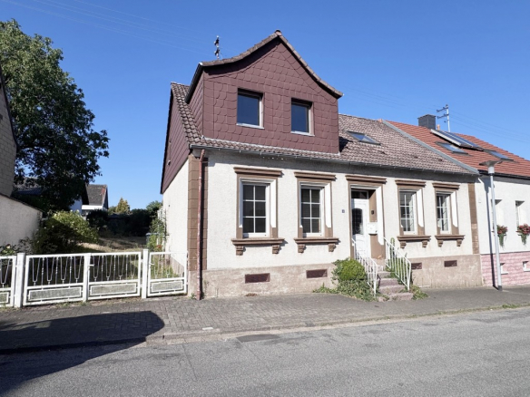 Straßenansicht