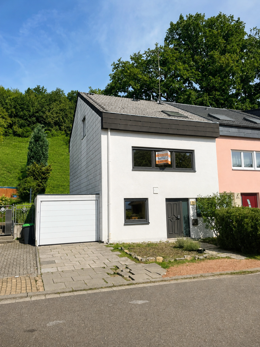 Straßenansicht  